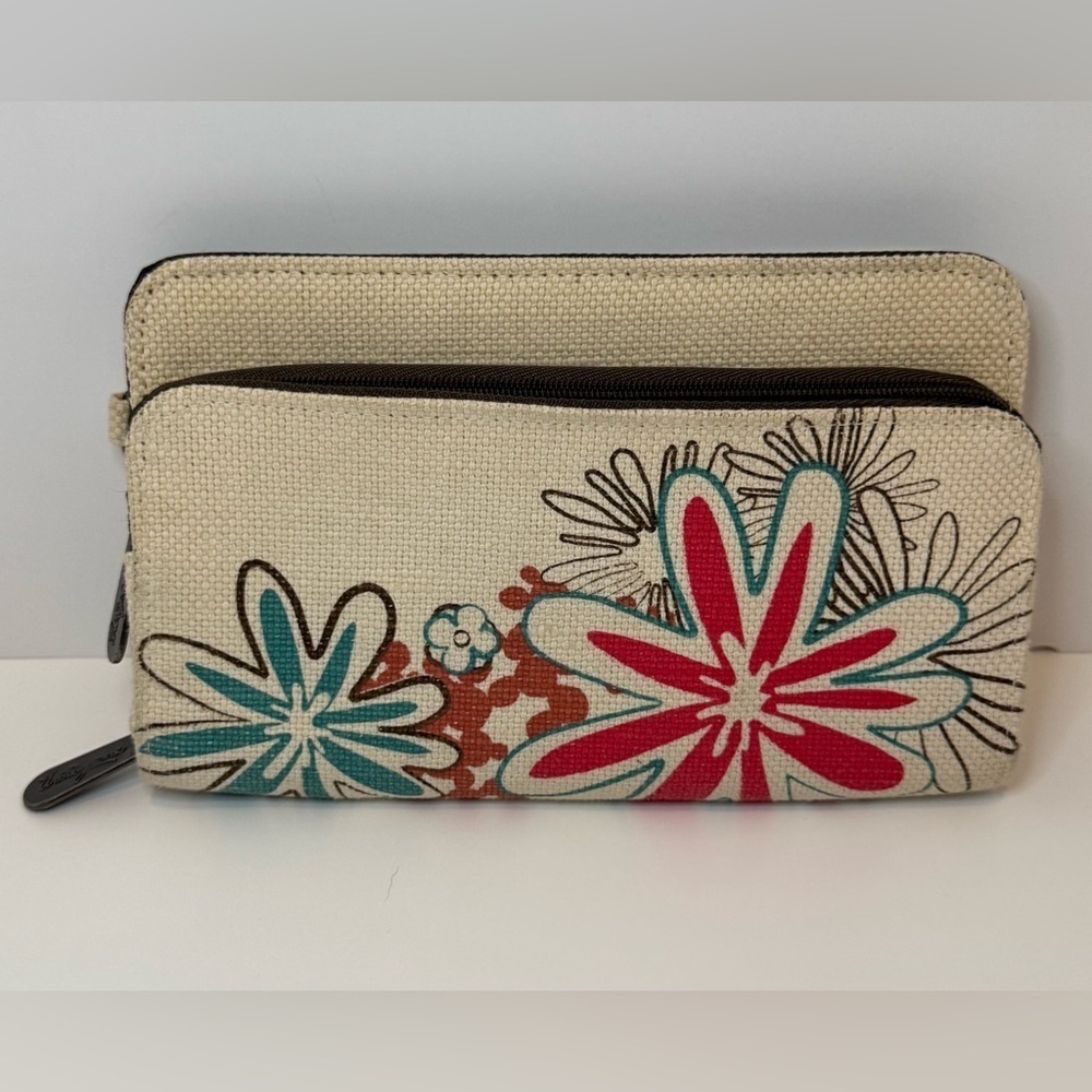 Thirty-One Natural Daisy Craze Floral Canvas Clutch
